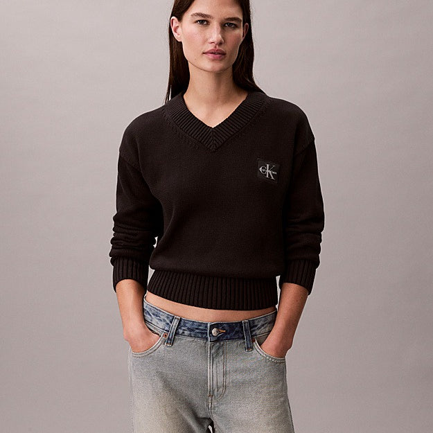 Calvin Klein Jeans Maglione con Stemma e Scollo a V in Maglia di Cotone Nero