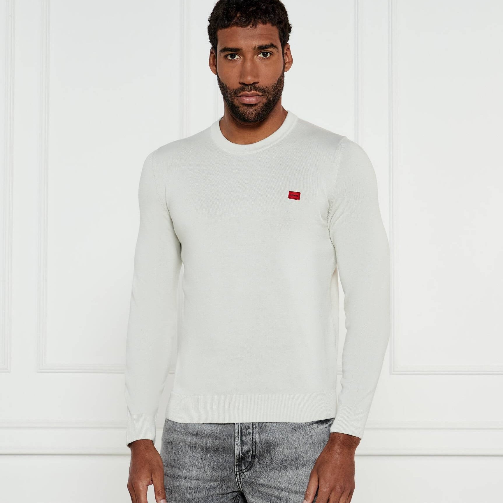 HUGO Maglia Maglione in Cotone con Etichetta con Logo Rossa