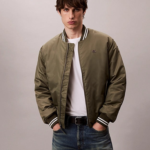 Calvin Klein Jeans Giubbino Bomber in Nylon
Verde Militare