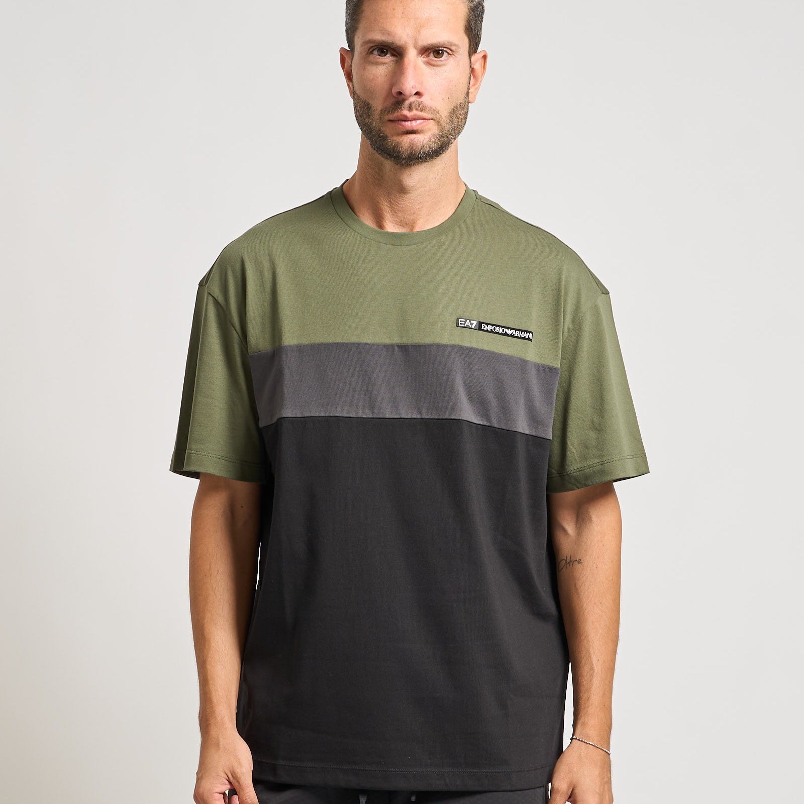 Armani EA7 T-shirt Girocollo Athletic Colour Block in Misto Cotone Verde Nero