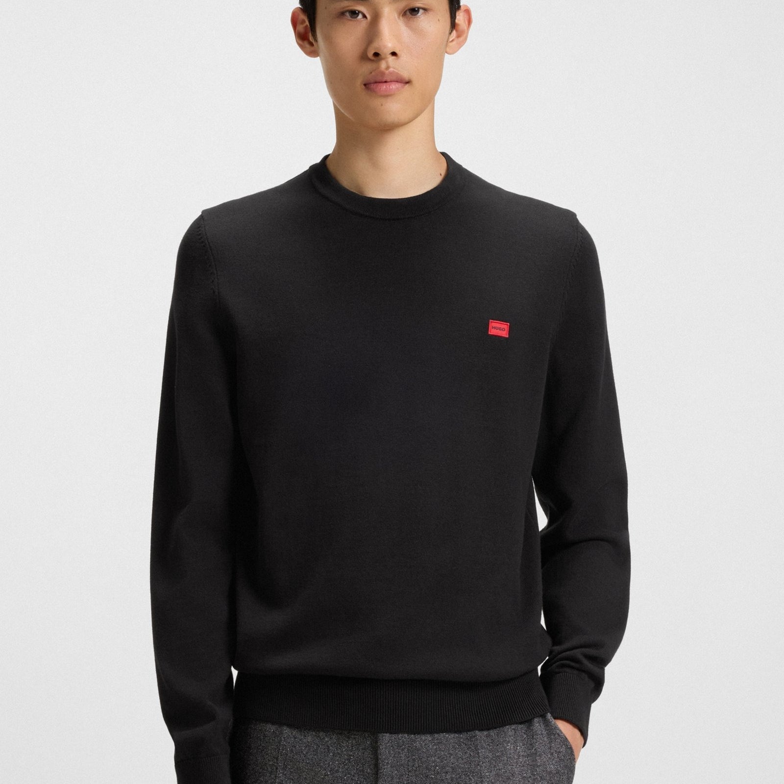 HUGO Maglia Maglione in Cotone con Etichetta con Logo Rossa