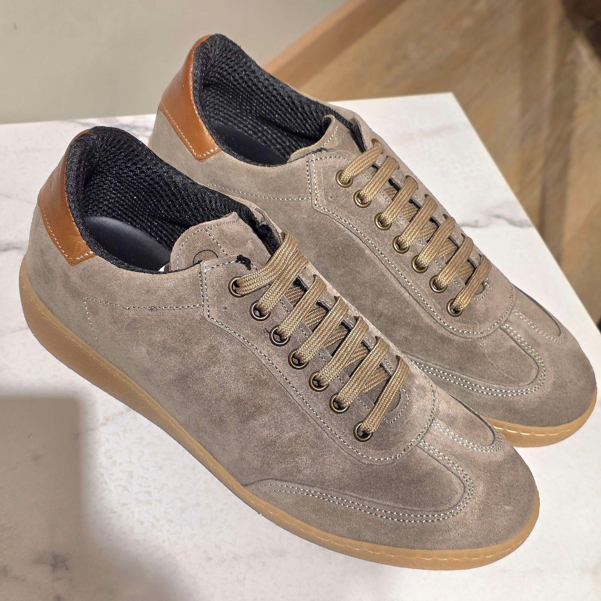 OVER/D Sneakers in Vera Pelle