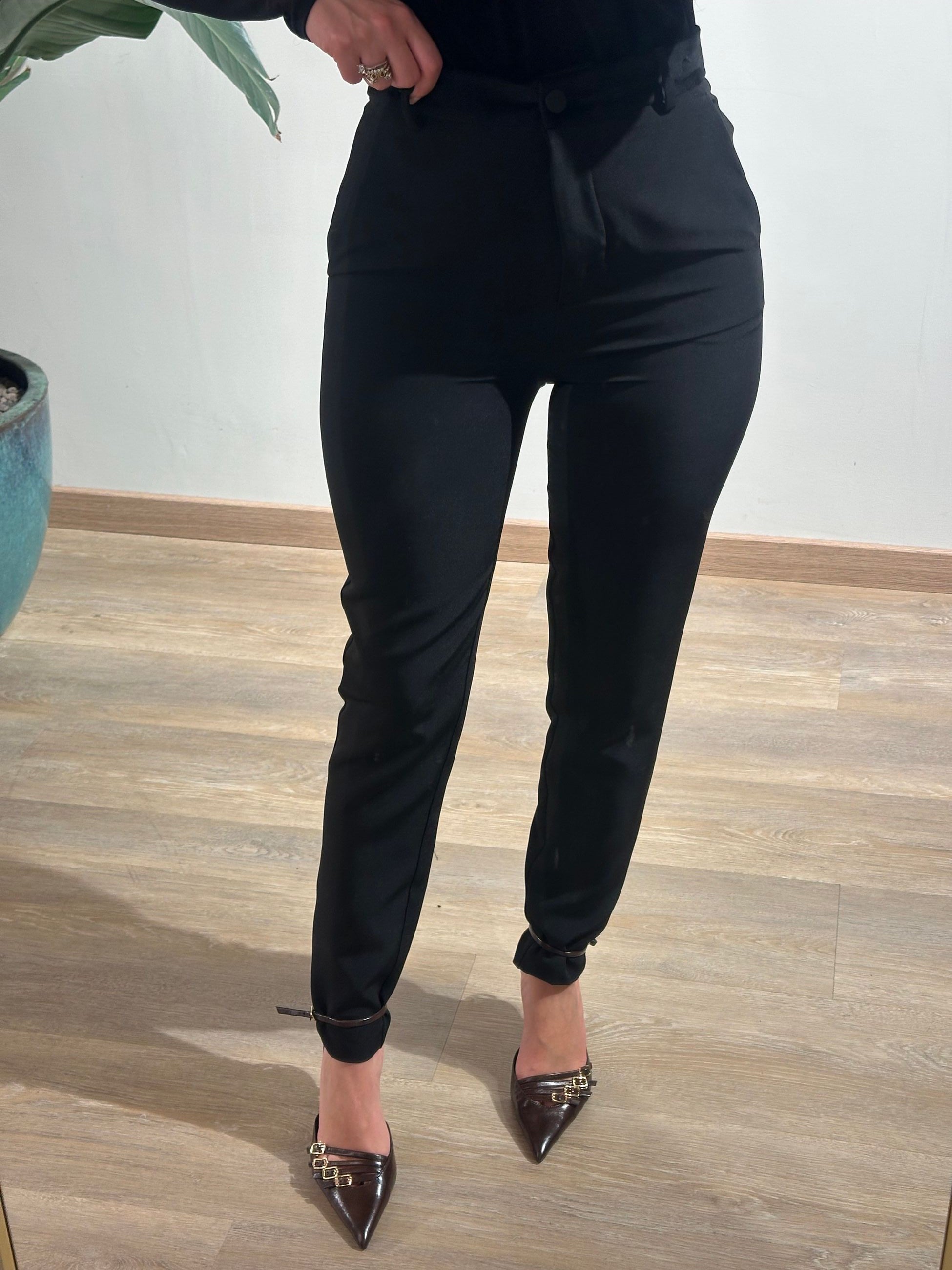 Vicolo Pantalone Sigaretta con Banda in Ciniglia 
Nero