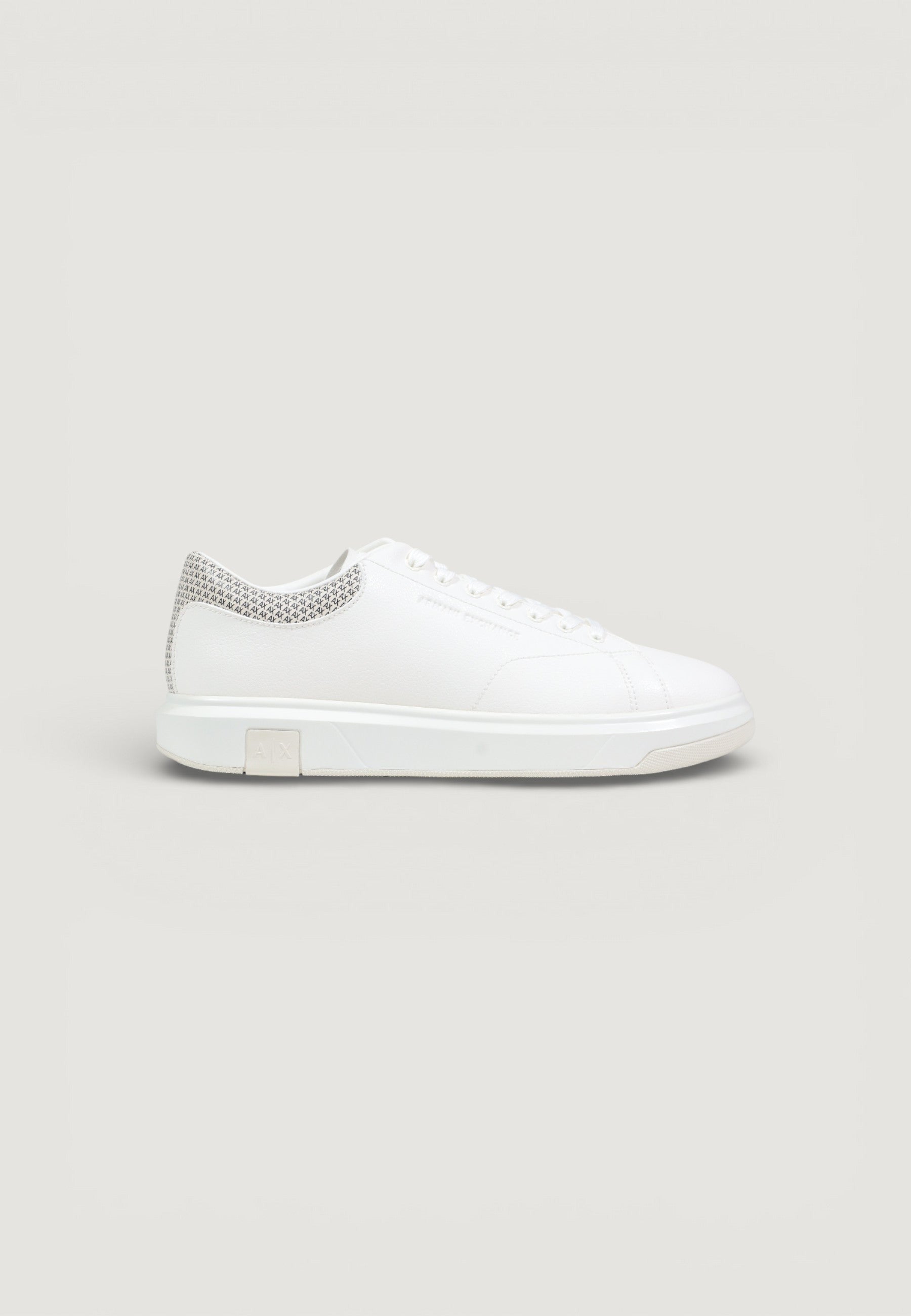Armani Exchange Sneakers  con Dettaglio sul Retro
Bianco