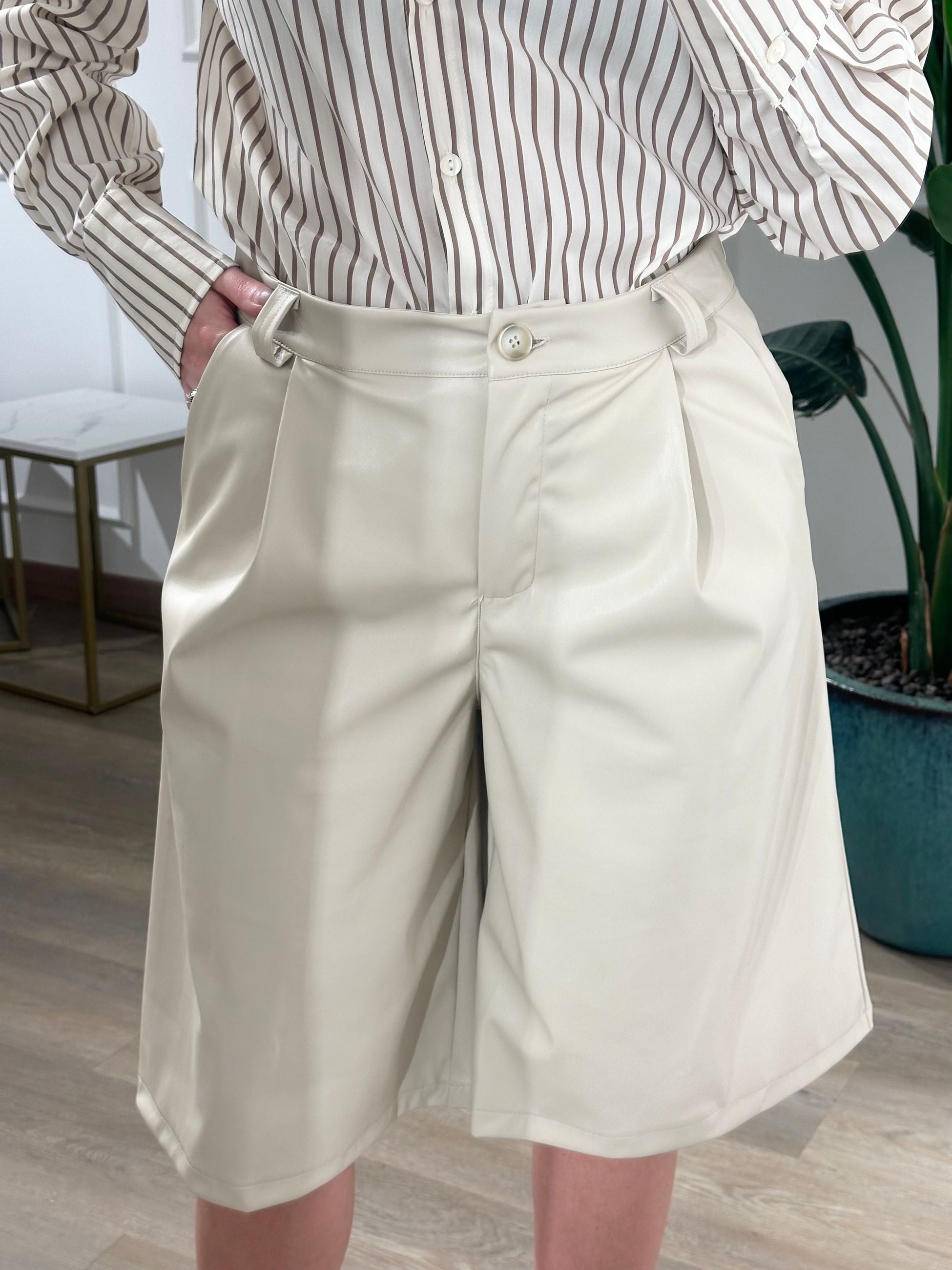 Haveone Bermuda con Pince Davanti 
Beige