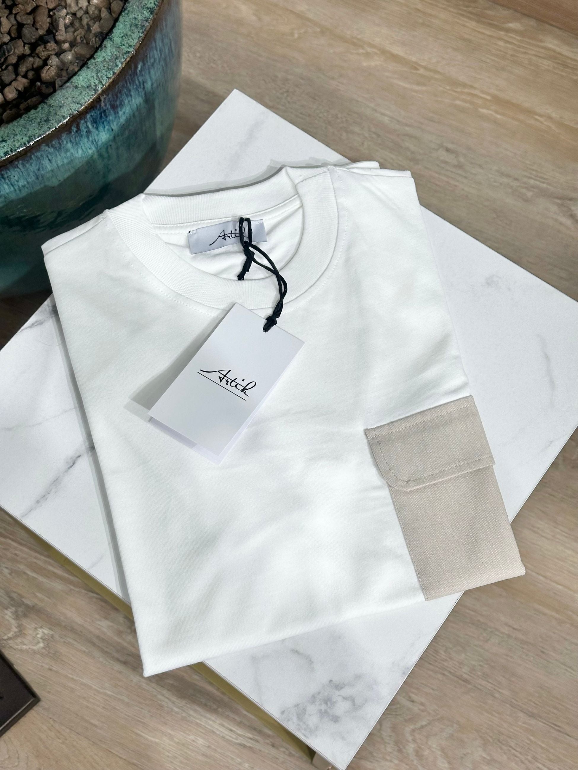 Arik Denim T-shirt Basica con Tasca sul Petto