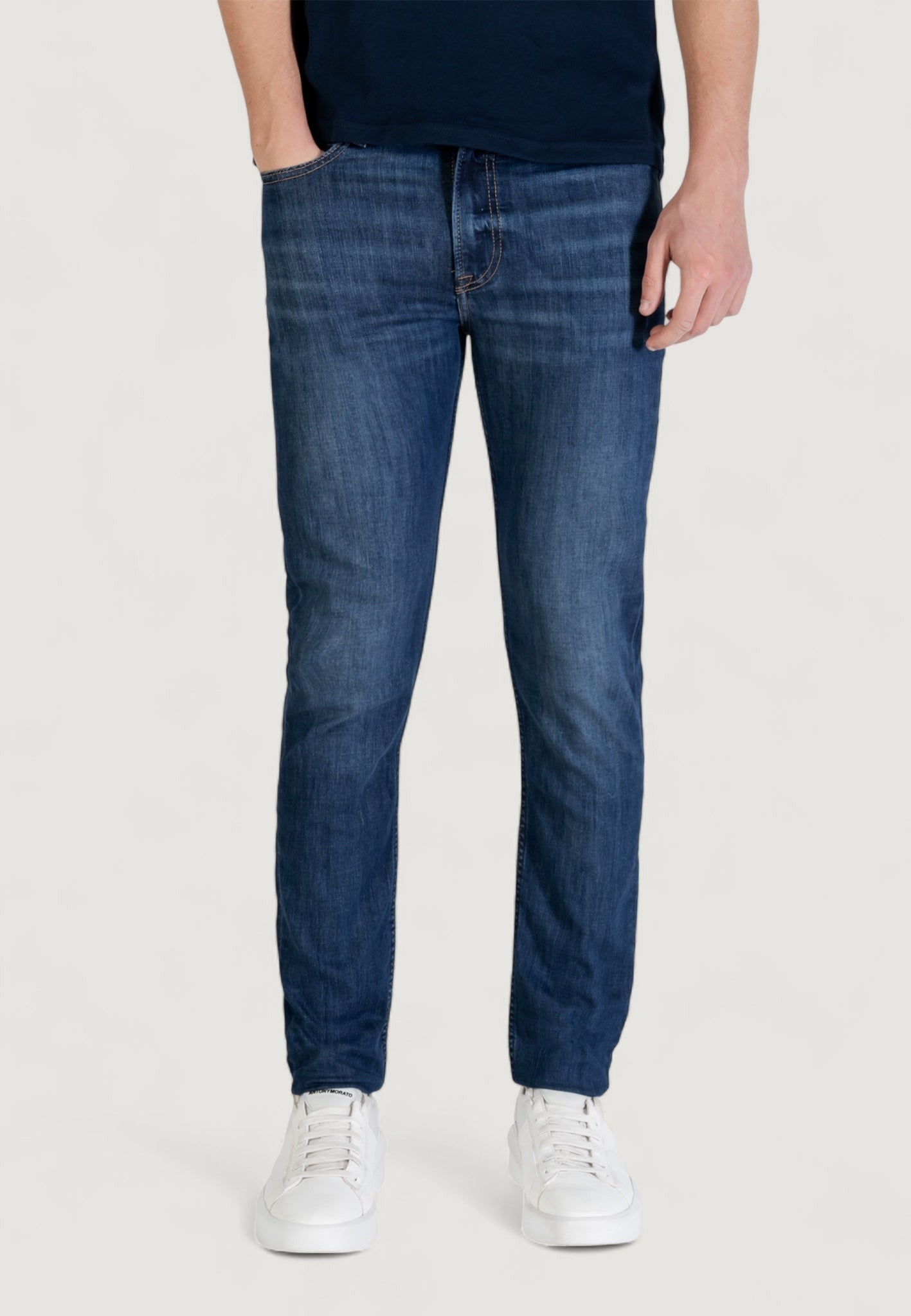 Calvin Klein Jeans Slim Fit 
Blù