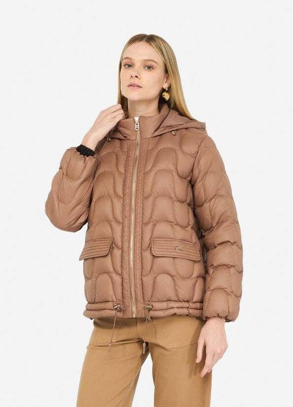 Liu Jo  Piumino Corto in Nylon Trapuntato Marone