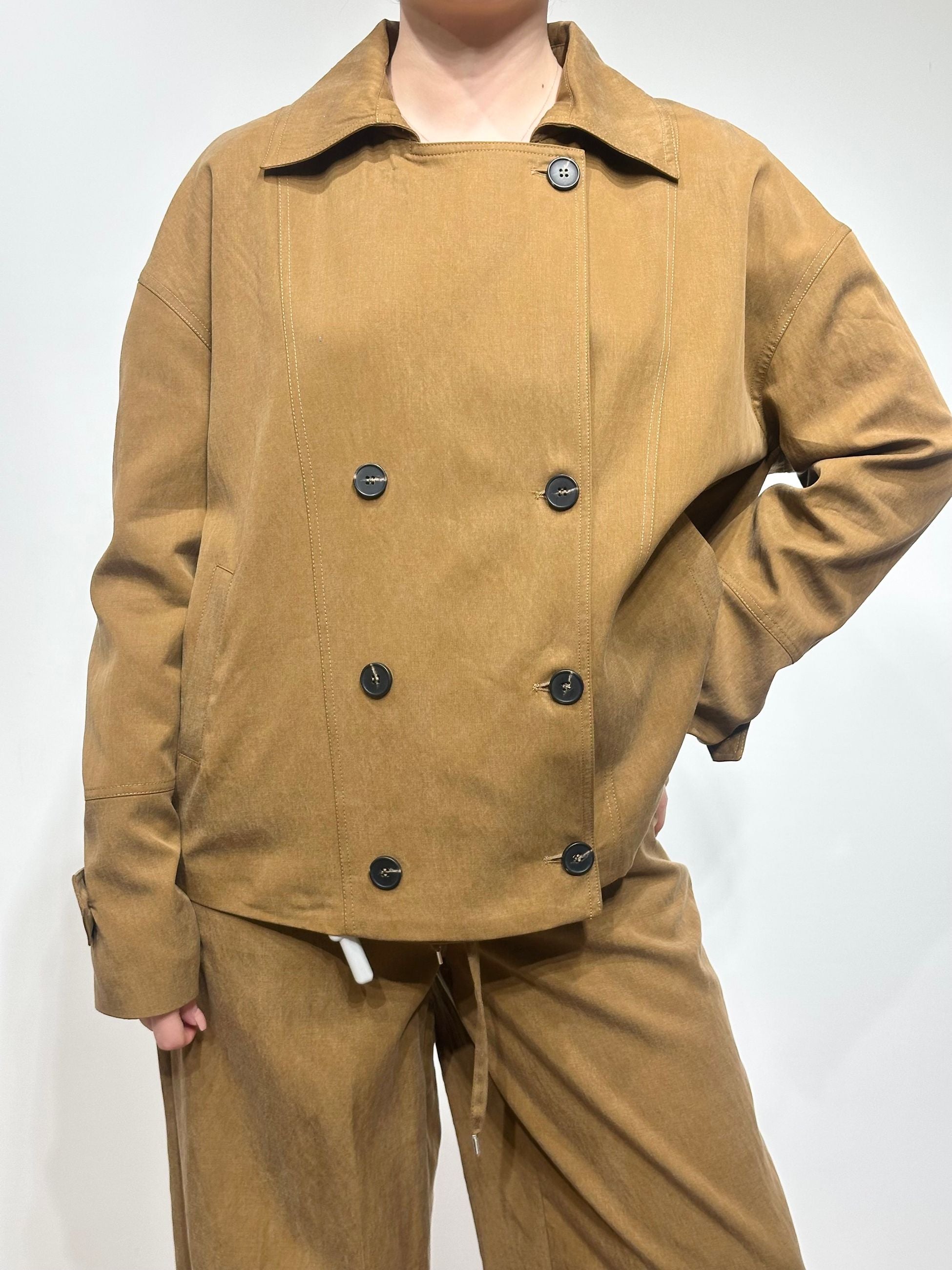 Le Streghe Giacca con Collo Classico 
Marrone