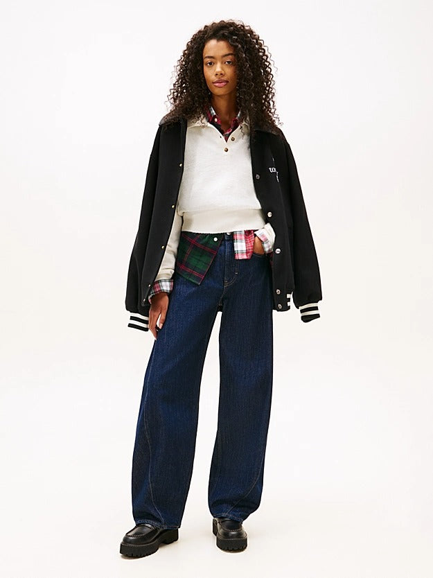 Tommy Jeans Taglio Barrel Affusolati a Vita Media
Blù