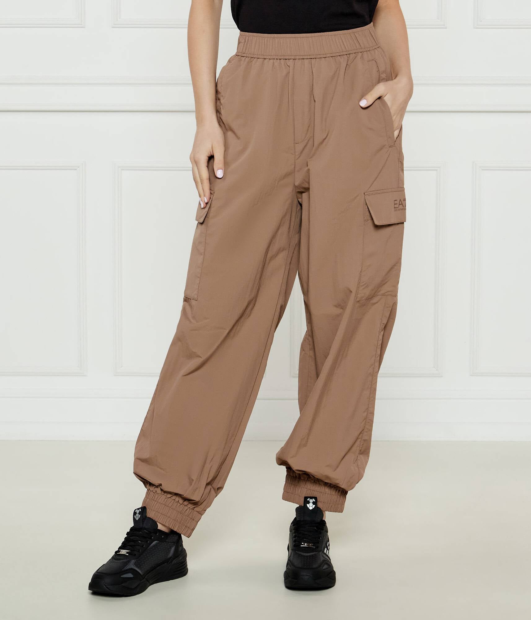 Armani EA7 Pantaloni Cargo Contemporary Sport in Nylon Marrone