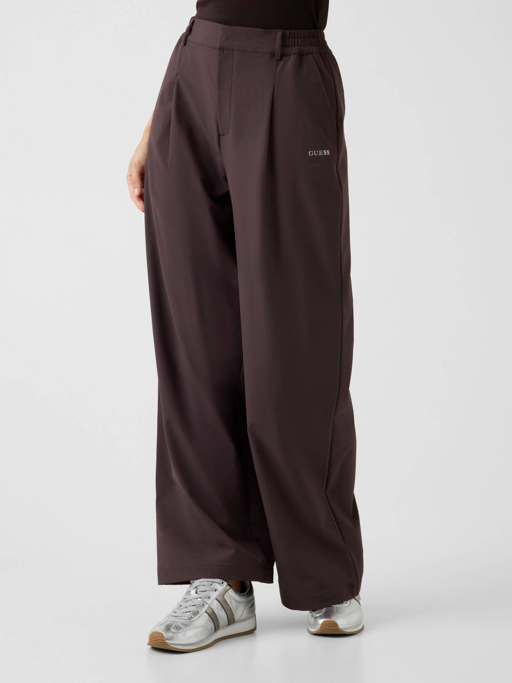 Guess Pantaloni Joggers in Nylon Wide-Leg Marrone