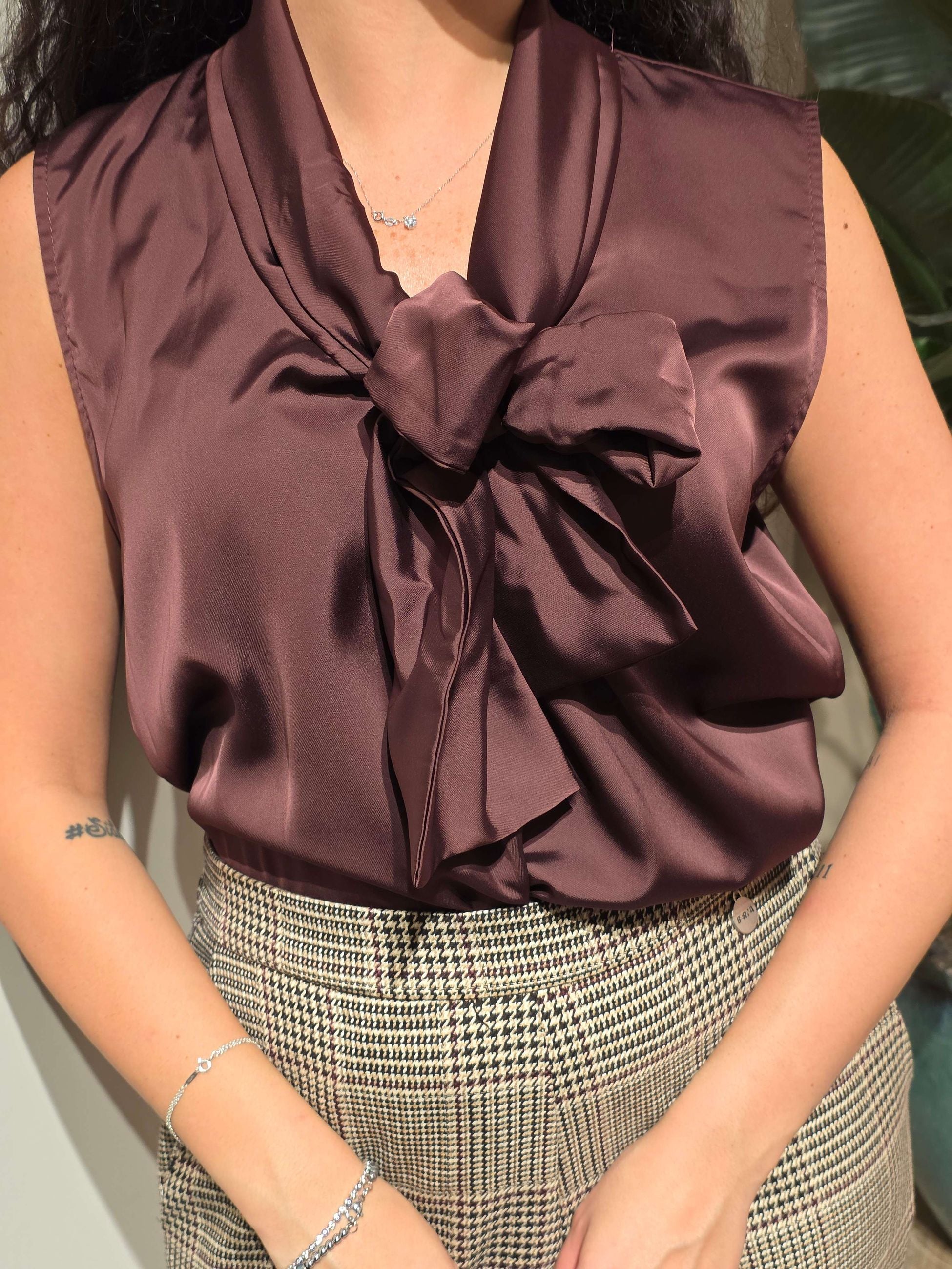 Berna Blusa Smanicata in Raso Bordeaux