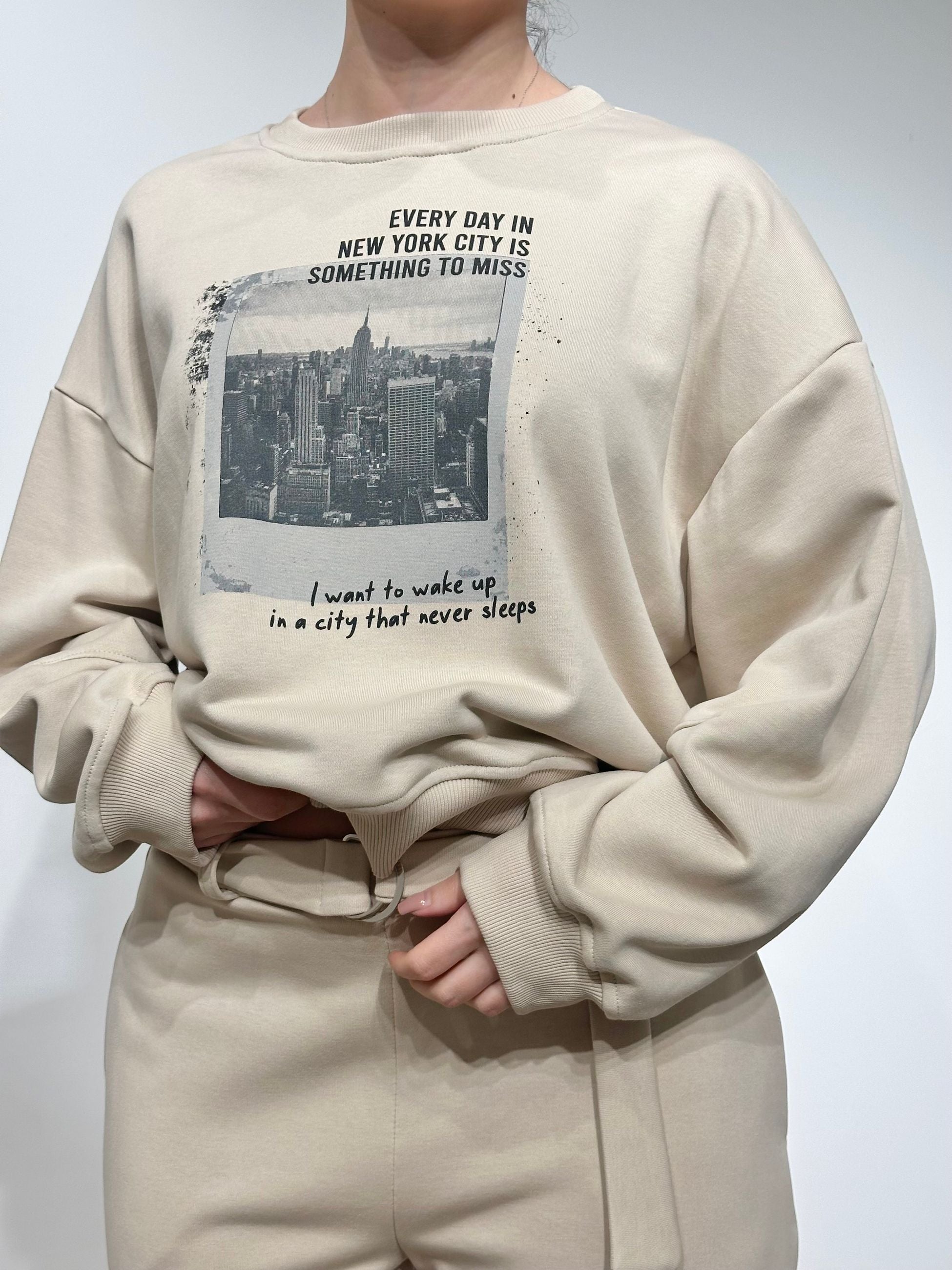 Le Streghe Felpa Girocollo Over 
Beige