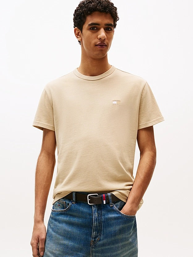 Tommy Jeans T-Shirt con Distintivo Tommy Tono su Tono