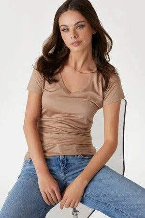 Guess T-shirt  Scollo a V