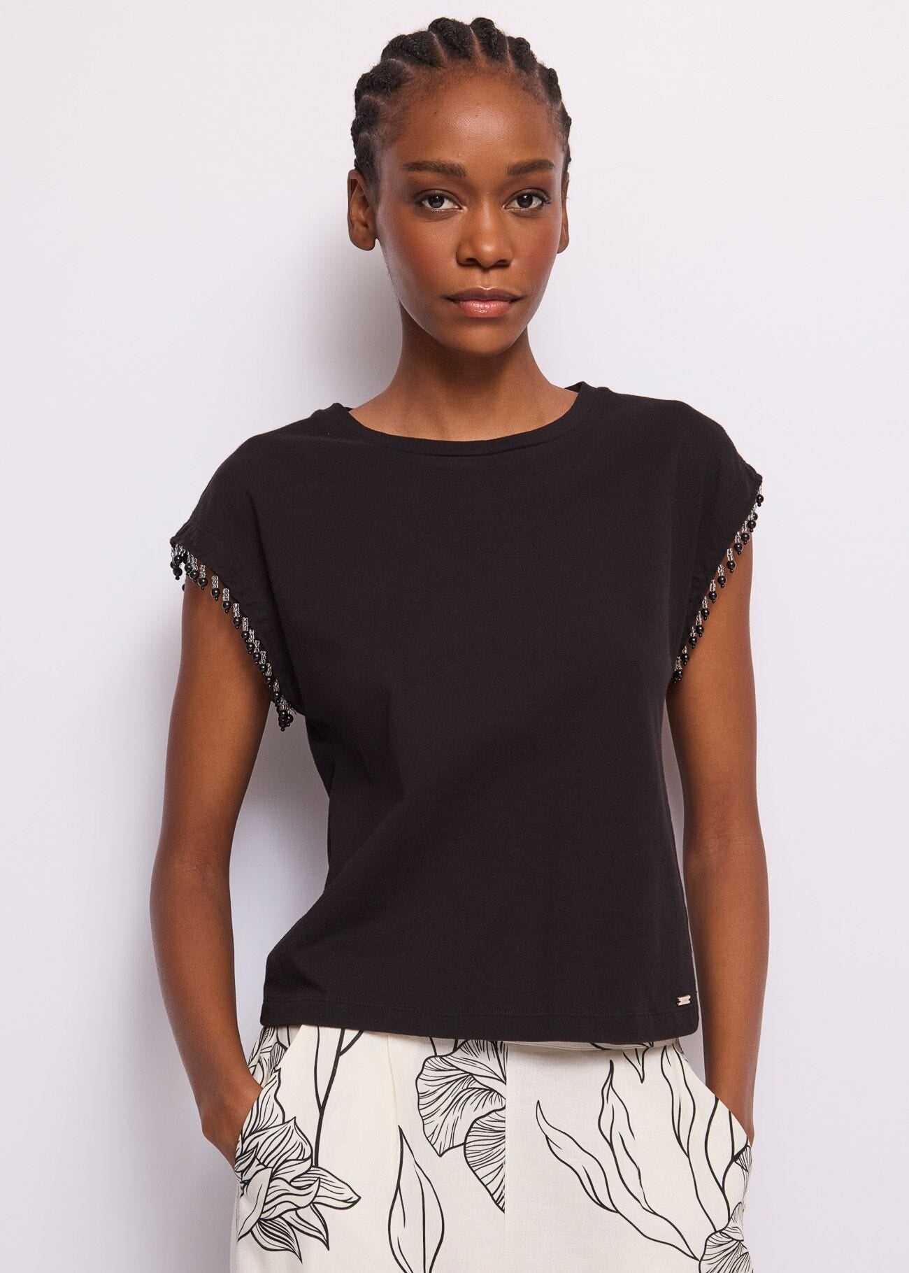 Gaudi Jeans T-shirt Nera con Frange Gioiello