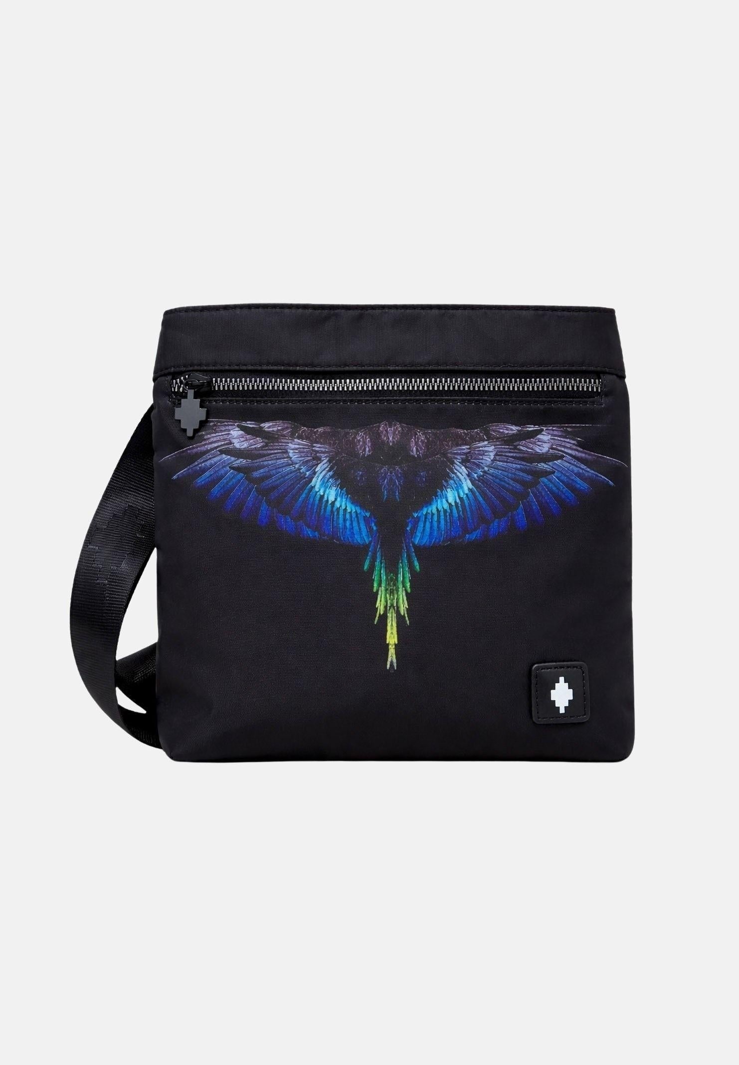 Marcelo Burlon Borsa a Tracolla "County of Milan" con Stampa "Wings" Sfumata Nero/Royal

Nero