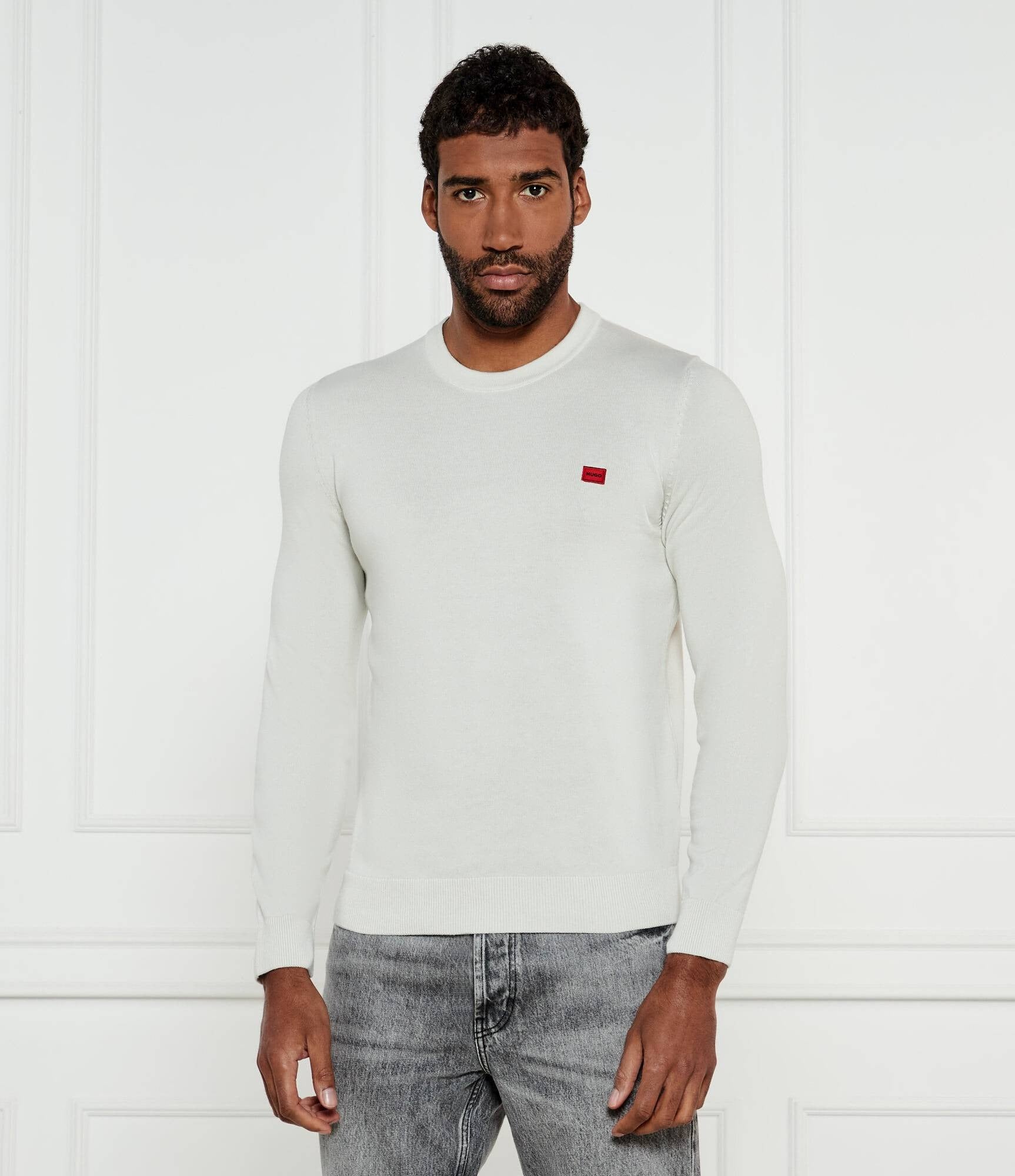 HUGO Maglia Maglione in Cotone con Etichetta con Logo Rossa