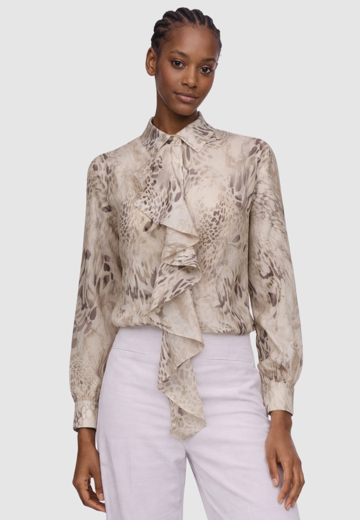 Gaudi Jeans Camicia Animalier con Ruches dal Fit Leggero Beige