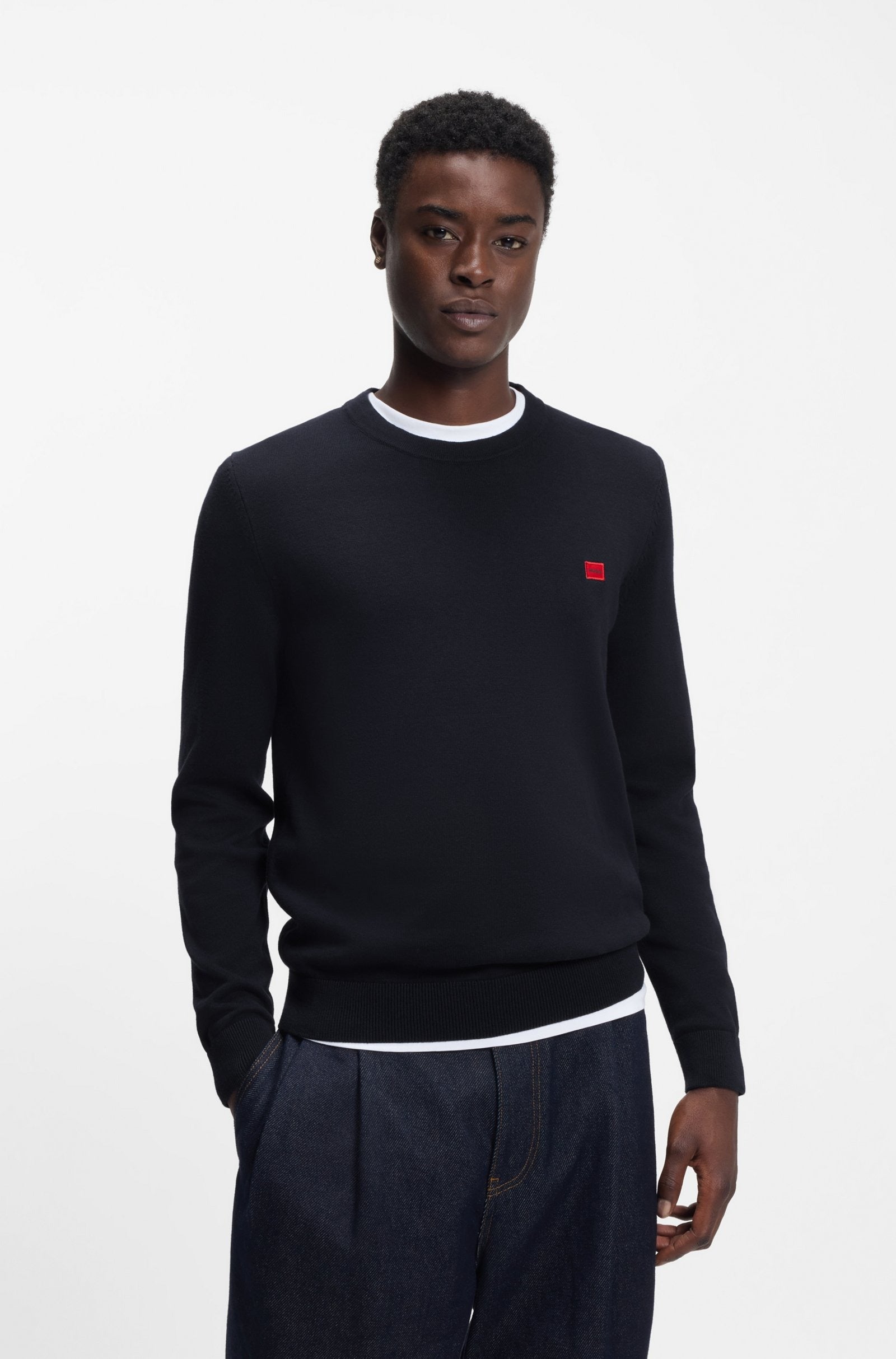 HUGO Maglia Maglione in Cotone con Etichetta con Logo Rossa