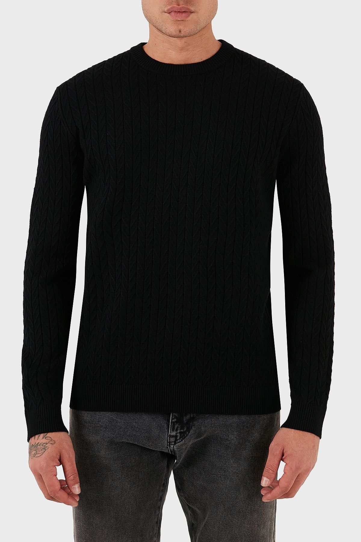 Guess Maglione Ivan Chevron Girocollo con Trama Spigata.
Grigio