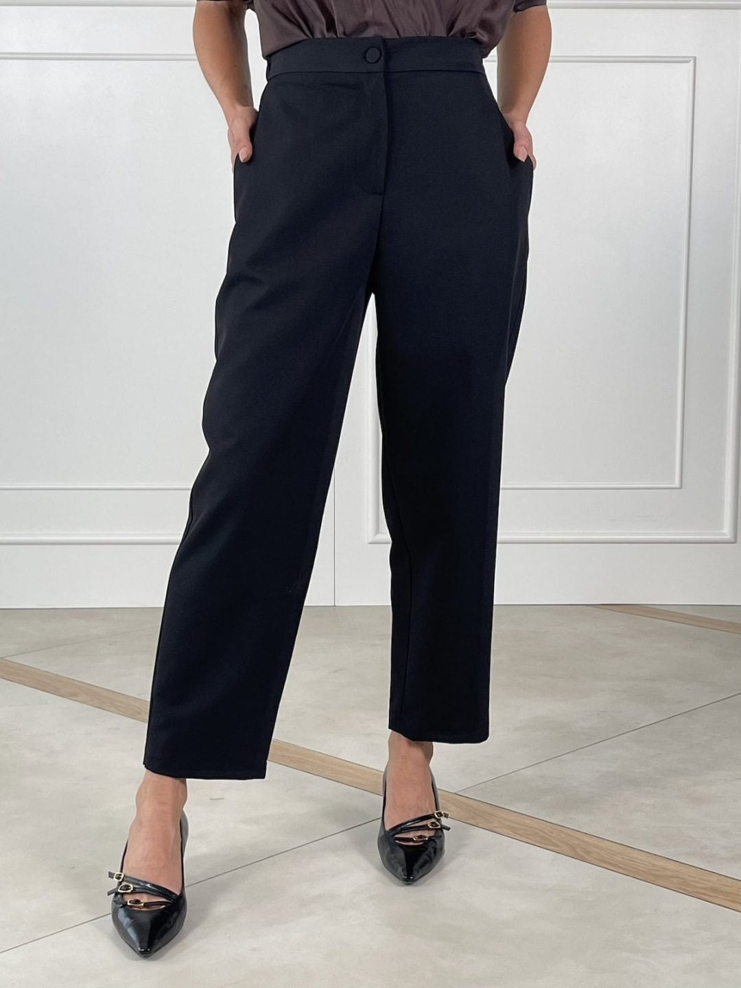 VICOLO Pantalone Carrot con Elastico Posteriore