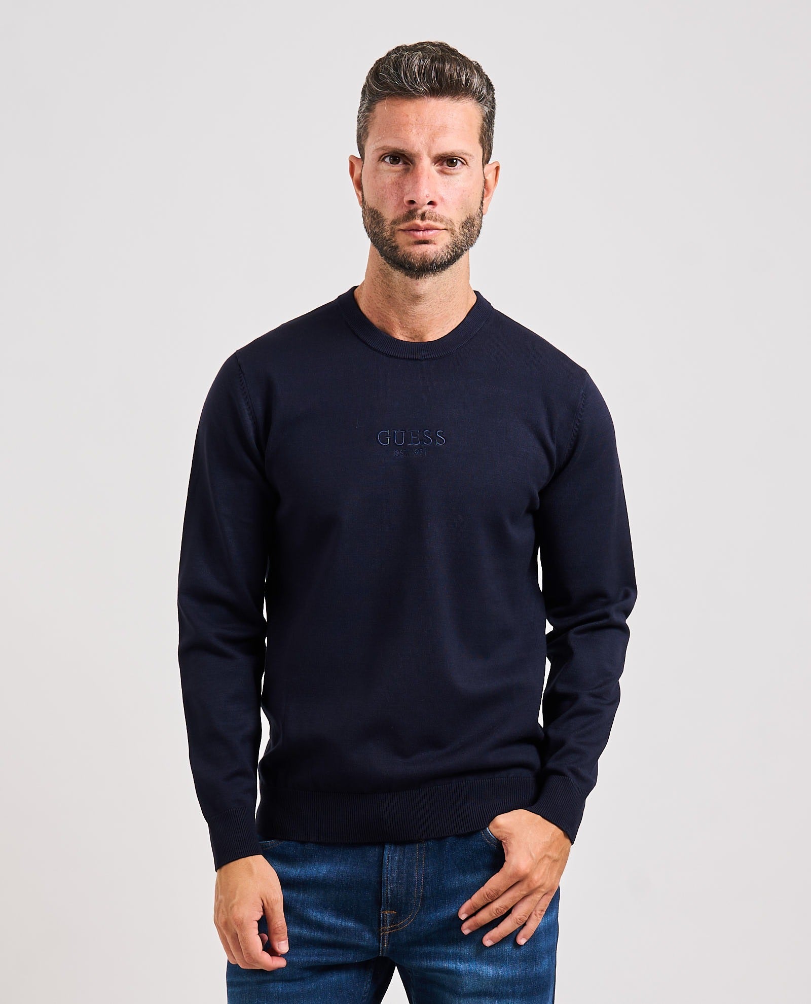 Guess Maglia Hervey con Micro Logo Lettring Frontale