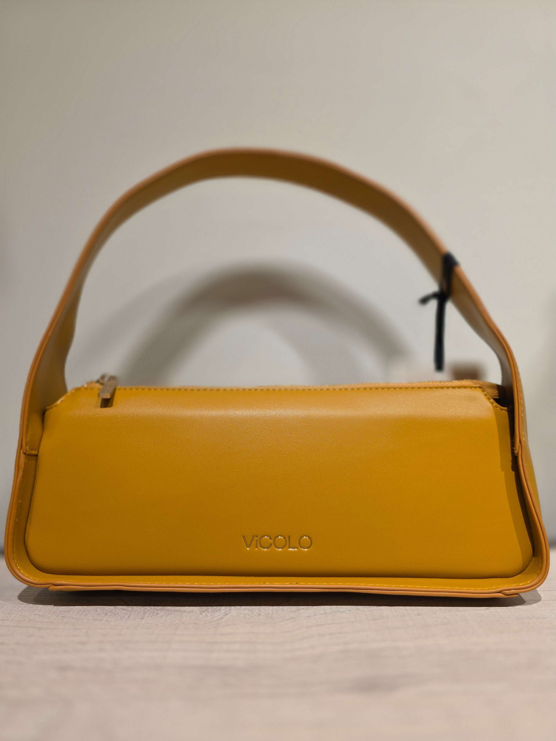 Vicolo Borsa Deva Baguette in Ecopelle con Manico Allungato